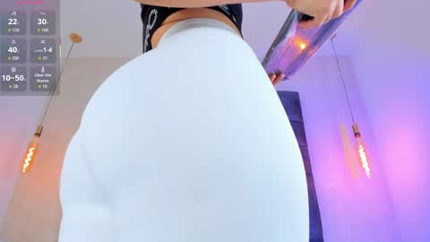 Snapshot of linda_saenz1 chatting on 04-23-26, 11:31 Linda Saenz online show from 04-23-26, 11:31