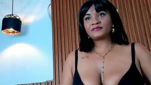 linda_yepez online show from 09-15-25, 11:38