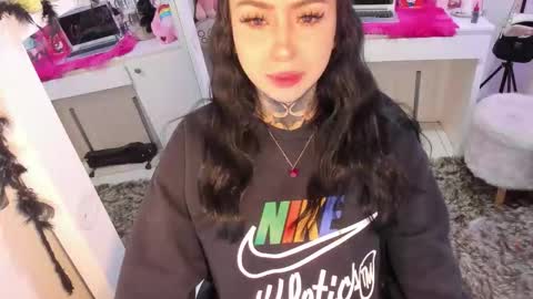 linda miller online show from 11-18-25, 04:39