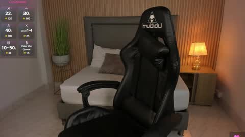 Snapshot of lindaa_natashaa chatting on 01-22-25, 02:26 L I N D A online show from 01-22-25, 02:26