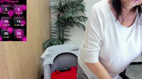 Linda online show from 11-26-25, 05:30