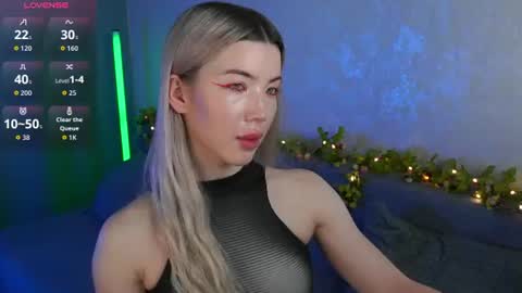 Snapshot of lindathackerr chatting on 06-22-26, 04:20 Linda online show from 06-22-26, 04:20