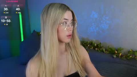 Snapshot of lindathackerr chatting on 07-21-26, 09:55 Linda online show from 07-21-26, 09:55