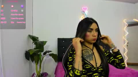 Linda  online show from 03-23-26, 03:32