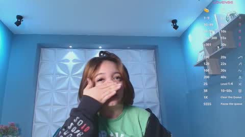 Snapshot of lindseybonnet chatting on 10-02-25, 11:17 Lindsey online show from 10-02-25, 11:17