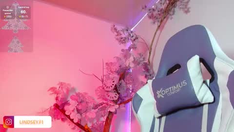 Snapshot of lindseyferrer1 chatting on 12-21-25, 10:06 LINDSEYFERRER online show from 12-21-25, 10:06