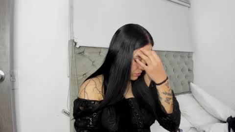 Snapshot of lineishon chatting on 10-20-25, 02:01 Lina  online show from 10-20-25, 02:01