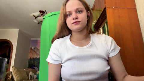 Snapshot of linettehnatow chatting on 02-04-26, 10:21 Eva online show from 02-04-26, 10:21