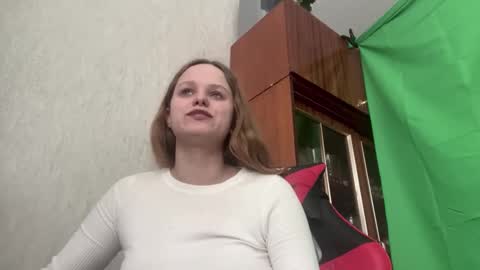 Snapshot of linettehnatow chatting on 02-16-26, 12:01 Eva online show from 02-16-26, 12:01