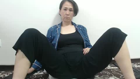 LinKissKiss online show from 04-20-26, 07:00