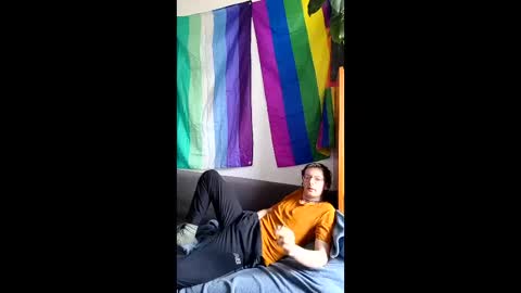 linushugebttm420 online show from 04-21-26, 12:22