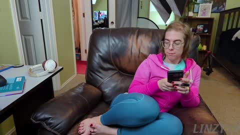 Linzy19 online show from 01-08-25, 03:29