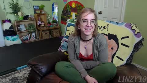 Linzy19 online show from 02-13-25, 05:54