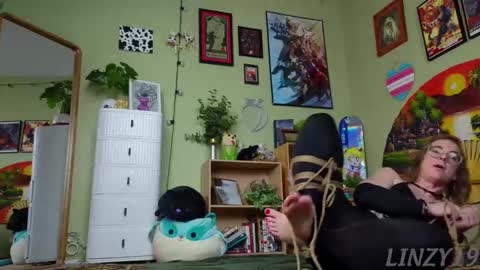 Linzy19 online show from 02-21-25, 04:07