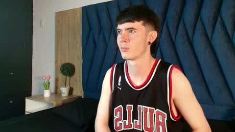 Lio online show from 04-09-26, 03:28