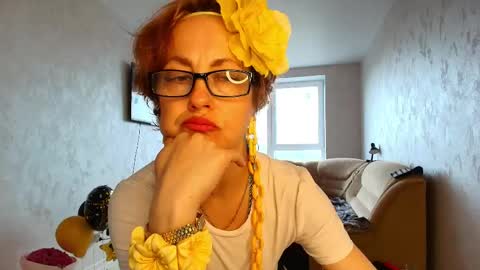 Liora Weiss online show from 05-13-26, 09:06