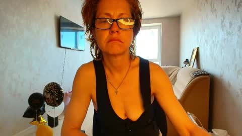 Liora Weiss online show from 05-20-26, 06:52