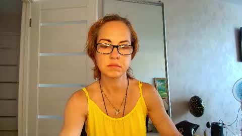 Snapshot of lioraweiss chatting on 06-23-26, 12:25 Liora Weiss online show from 06-23-26, 12:25