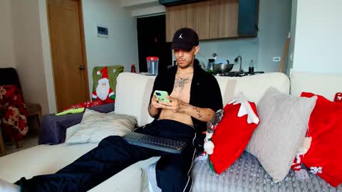 Lior Vante online show from 12-17-25, 02:12