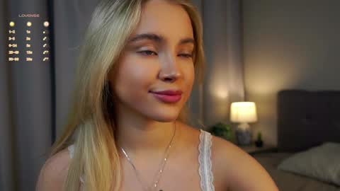 Snapshot of lipswithsmileonthem chatting on 02-06-25, 01:05 Amelia online show from 02-06-25, 01:05