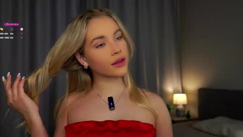 Snapshot of lipswithsmileonthem chatting on 02-15-25, 01:10 Amelia online show from 02-15-25, 01:10
