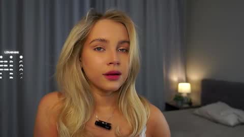 Snapshot of lipswithsmileonthem chatting on 03-01-25, 01:11 Amelia online show from 03-01-25, 01:11