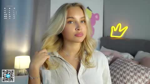 Snapshot of lipswithsmileonthem chatting on 10-01-25, 05:13 Amelia online show from 10-01-25, 05:13