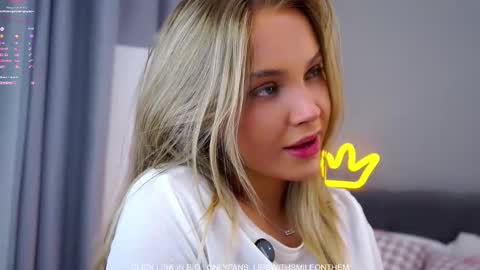 Amelia online show from 11-25-25, 01:05