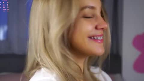 Amelia online show from 01-11-26, 01:54