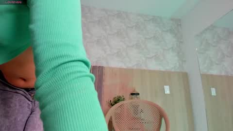 Snapshot of liriasweetie chatting on 04-17-26, 11:35 liria online show from 04-17-26, 11:35