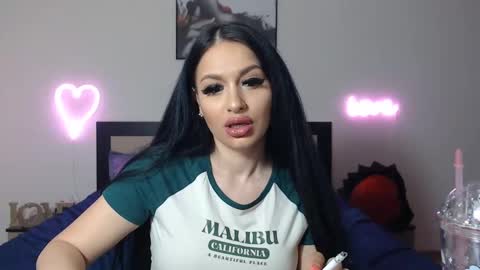 Snapshot of lisa104739 chatting on 01-14-25, 01:04 Lisa online show from 01-14-25, 01:04