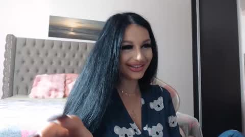 Snapshot of lisa104739 chatting on 10-18-25, 07:47 Lisa online show from 10-18-25, 07:47