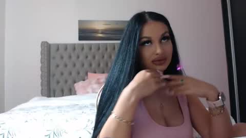 Snapshot of lisa104739 chatting on 12-17-25, 08:37 Lisa online show from 12-17-25, 08:37