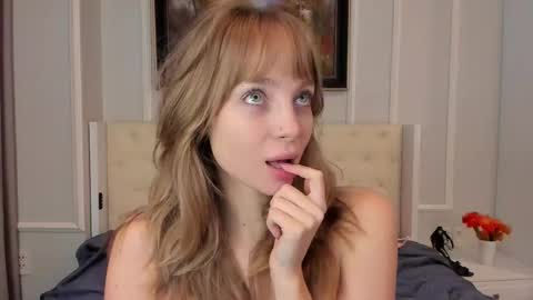 Lisa online show from 12-14-25, 05:57