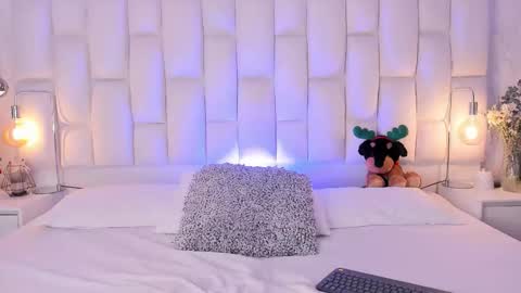 Lisa Baker online show from 12-20-25, 11:45