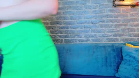 Snapshot of lisa_caprice chatting on 06-05-26, 04:30 Lisa Caprice online show from 06-05-26, 04:30