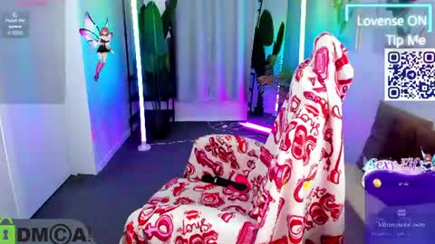 Snapshot of lisa_rabbit chatting on 06-12-26, 12:53 lisa_rabbit online show from 06-12-26, 12:53