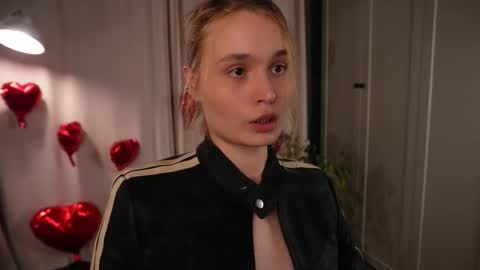 Elisabeth or Lisa online show from 02-14-26, 08:49