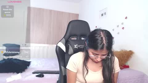 Snapshot of lisa_sexxy chatting on 11-05-25, 05:46 faisury online show from 11-05-25, 05:46