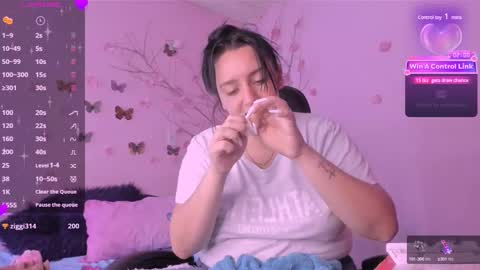 Snapshot of lisa_tennor chatting on 01-24-25, 02:51 Alisha Tennor online show from 01-24-25, 02:51