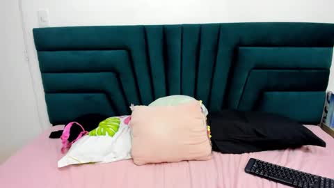 Snapshot of lisa_white_ chatting on 03-04-25, 04:27 lisa white online show from 03-04-25, 04:27