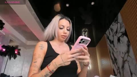 onlyfans-lisaakira instagram-lisaakira9  twitter-lisaakira4 online show from 04-01-26, 06:25