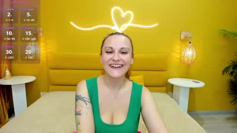 Snapshot of lisaamoree chatting on 07-07-26, 01:30 Ur sensual Lisa online show from 07-07-26, 01:30