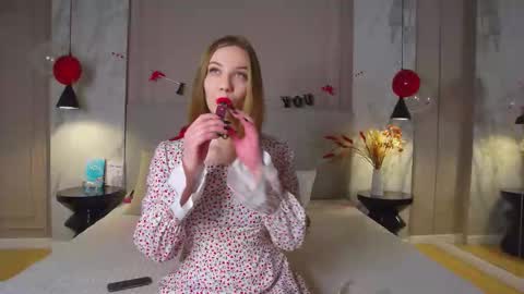 Snapshot of lisafalse chatting on 02-15-26, 07:51 Lisa online show from 02-15-26, 07:51