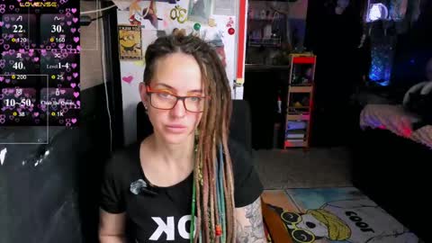 Snapshot of lisafoxy_y chatting on 06-08-26, 06:36 Lisa online show from 06-08-26, 06:36