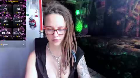 Snapshot of lisafoxy_y chatting on 06-27-26, 03:17 Lisa online show from 06-27-26, 03:17