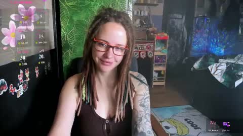Snapshot of lisafoxy_y chatting on 07-17-26, 07:48 Lisa online show from 07-17-26, 07:48