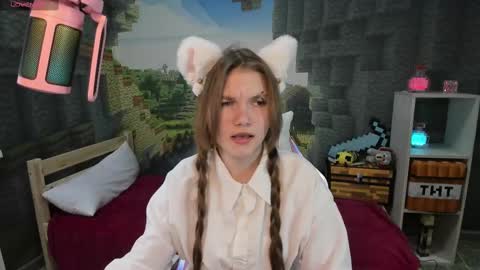 Lisa online show from 03-10-25, 09:18