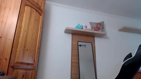 Snapshot of lisaskybaby chatting on 01-19-26, 09:13 Lisaskybaby online show from 01-19-26, 09:13