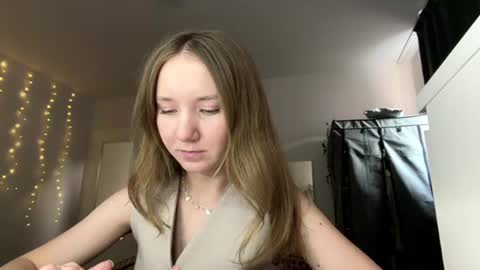 Snapshot of lisasmall chatting on 07-10-26, 06:21 lisasmall online show from 07-10-26, 06:21